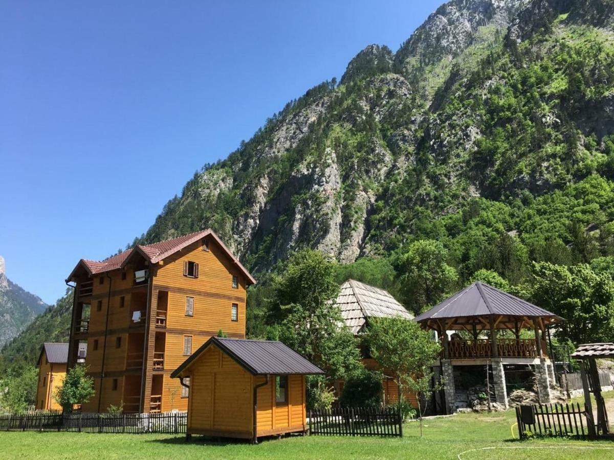 Rezidenca: Quku I Valbones *